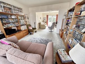 Lounge/diner- click for photo gallery